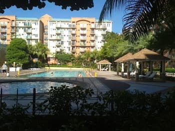 Petz Blossoms Chateau