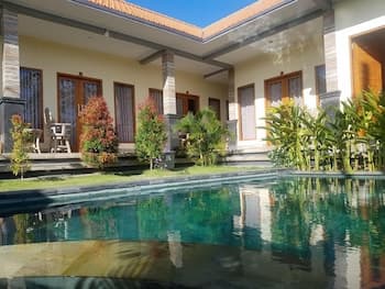 Cantika Guest House