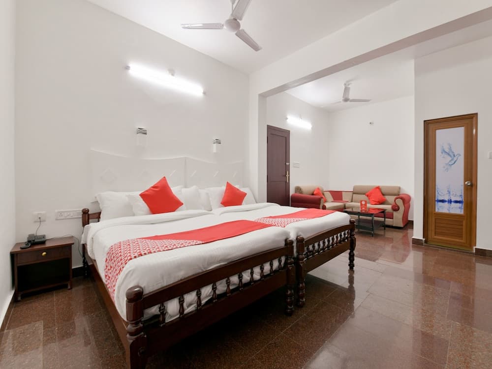 OYO 15562 AAR Palmyra Regency