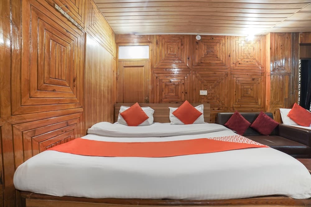 OYO 16561 Surya Holiday Home