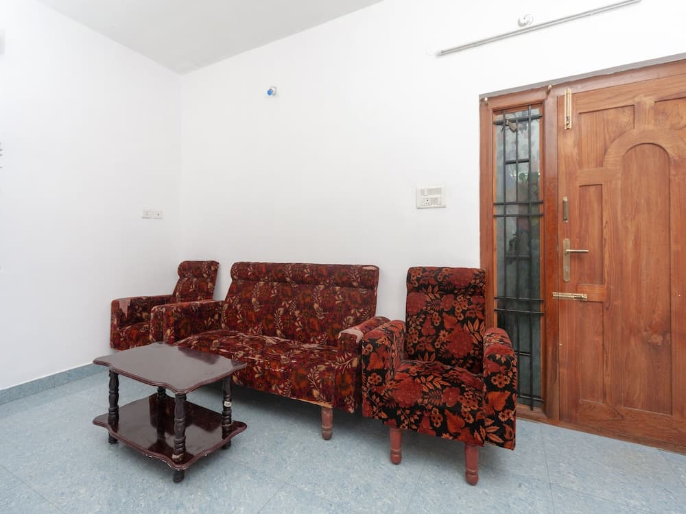 OYO 16645 Hotel Grand Palace