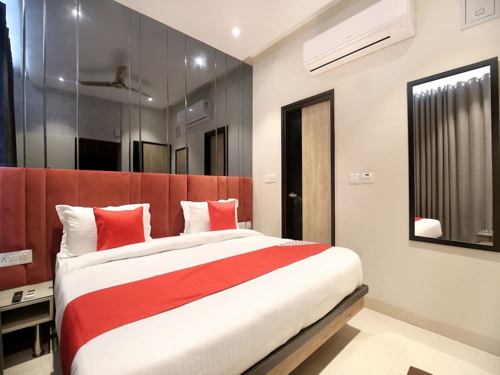 OYO 17084 Hotel Grand Orchid