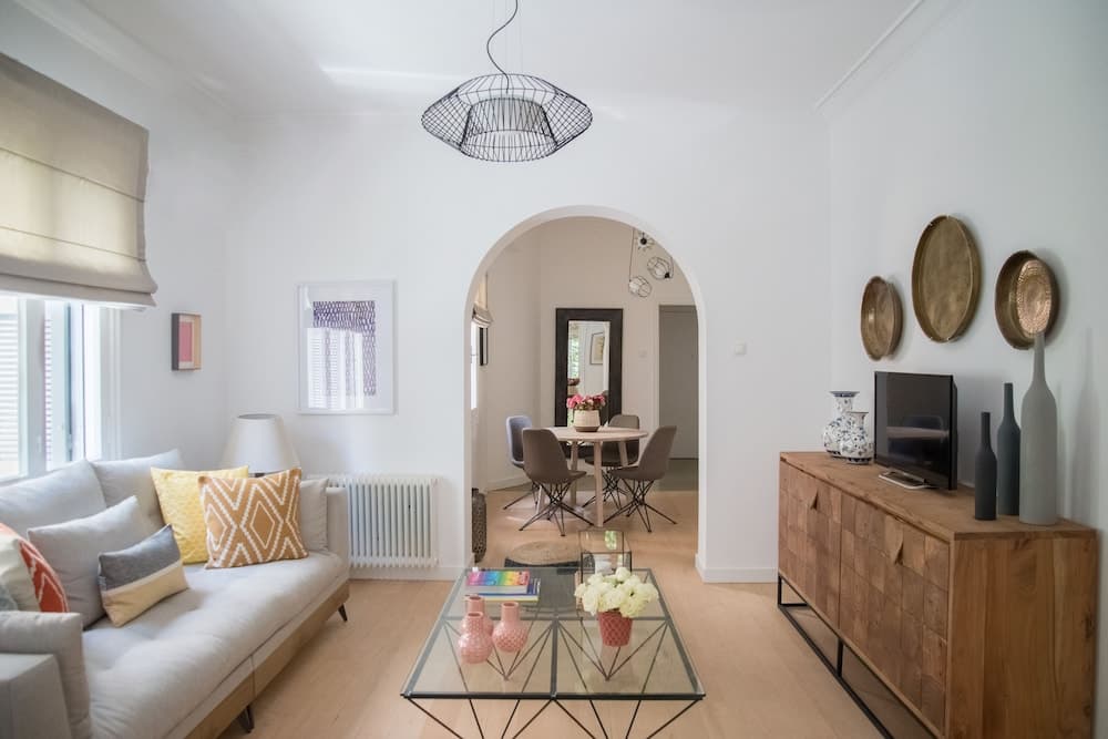 Virtue by Stylish Stays