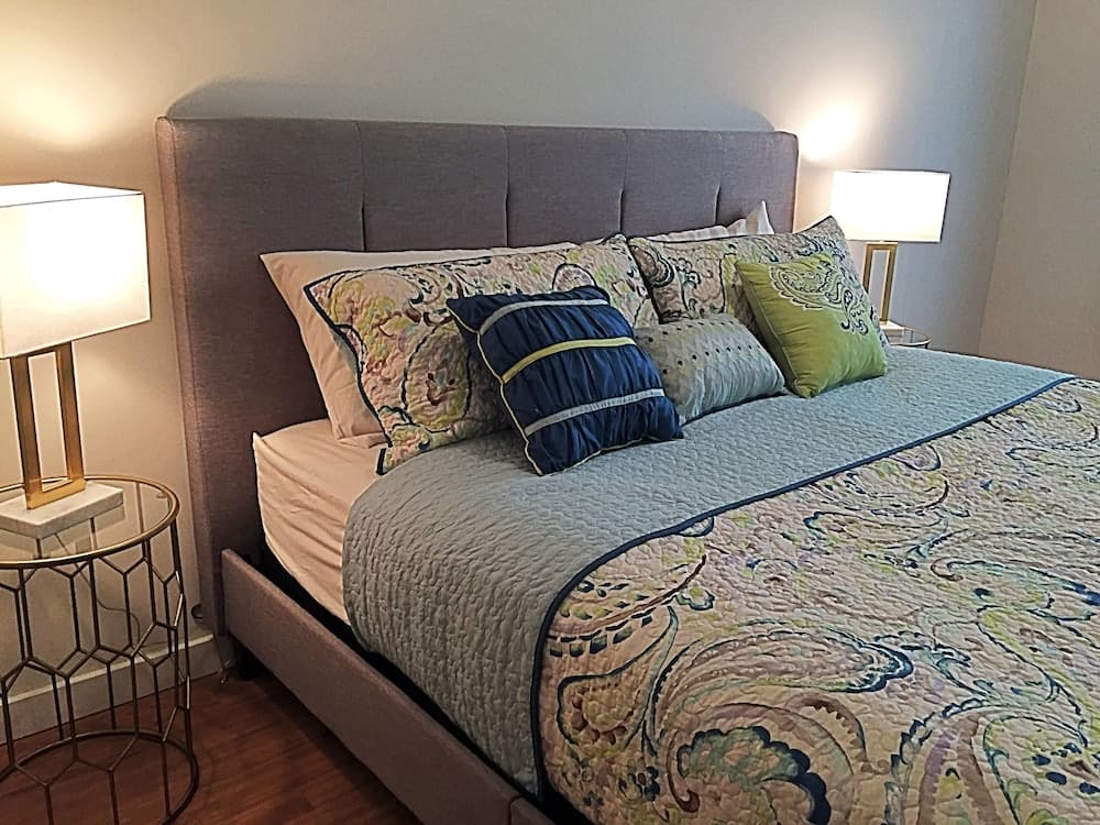 Cityscape I - Sleeps 8