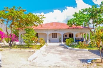 Spacious Dream House Paje