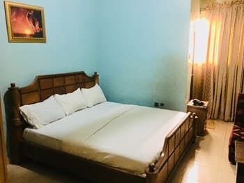 Omo Lucas Hotel & Suites