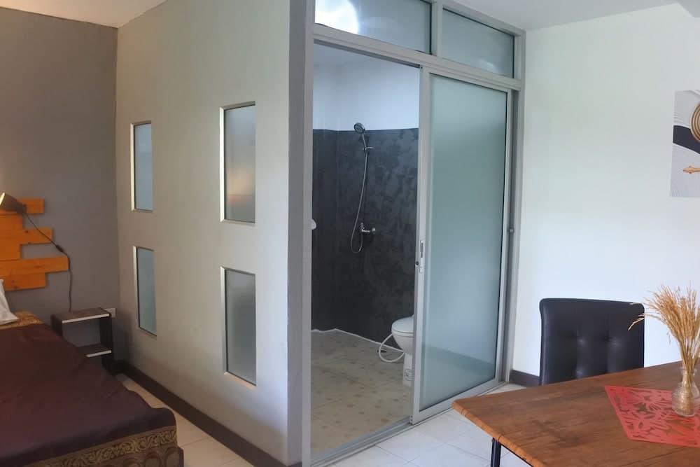 Hi Karon Beach Hotel