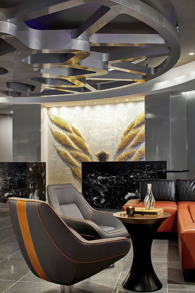 The Daytona, Autograph Collection