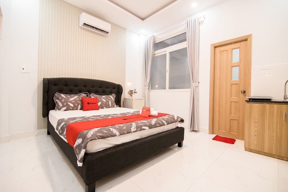 RedDoorz near Saigon Zoo