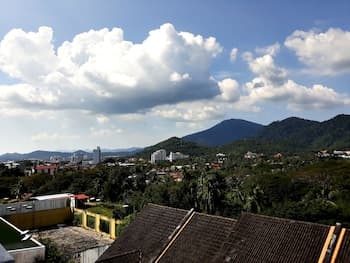 MODEST Studio Apartment