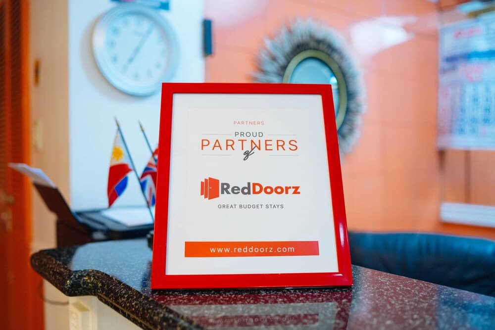 RedDoorz @ Fields Avenue Angeles City