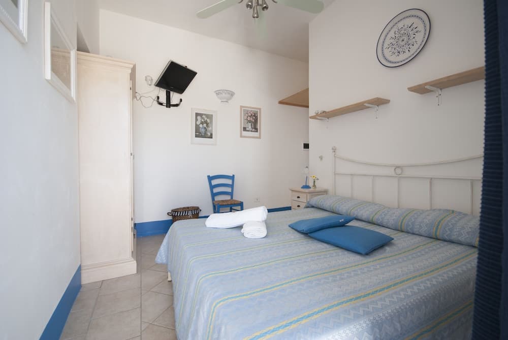 Villa Flora Studios & Apartments