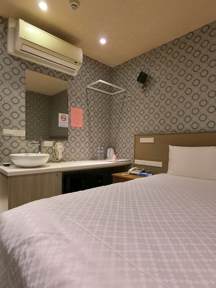 Taiwan Seven Days Boutique Hotel