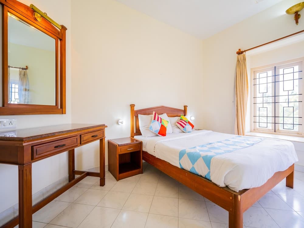 OYO 15459 Home Exotic 2BHK Vyttila