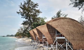 Madu Tiga Beach & Resort