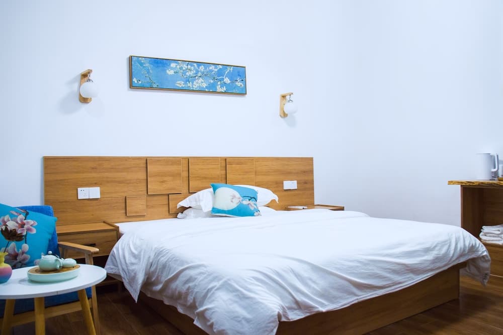 Listening To The Rain Hall Inn