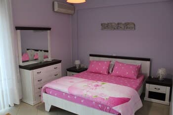 LEVY'S Place Athens Airport