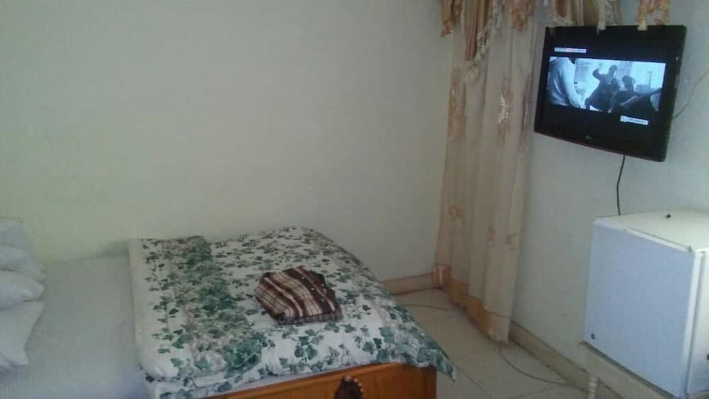 New Mexico Hotel - Takoradi