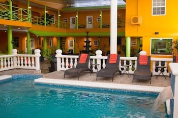 Beverly's Oasis Suites