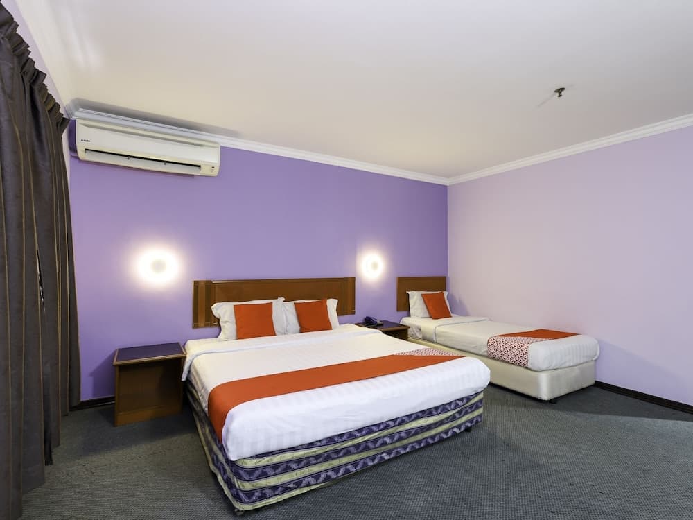 OYO 472 Comfort Hotel 1