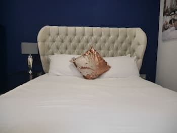 Milburn House  Luxury Apartments