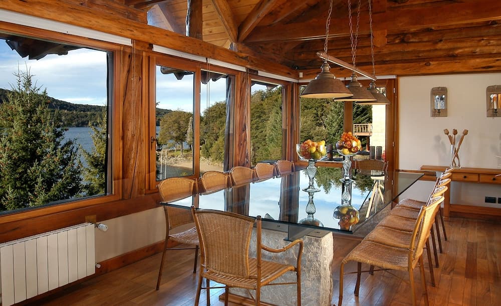 Ultra Luxury 6Bed 5.5Bath HV1