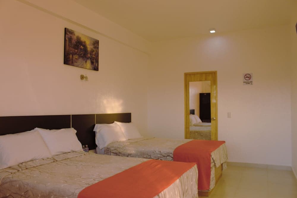 Hotel Los Pinos Express