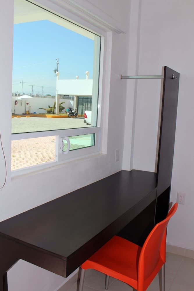 Hotel Los Pinos Express