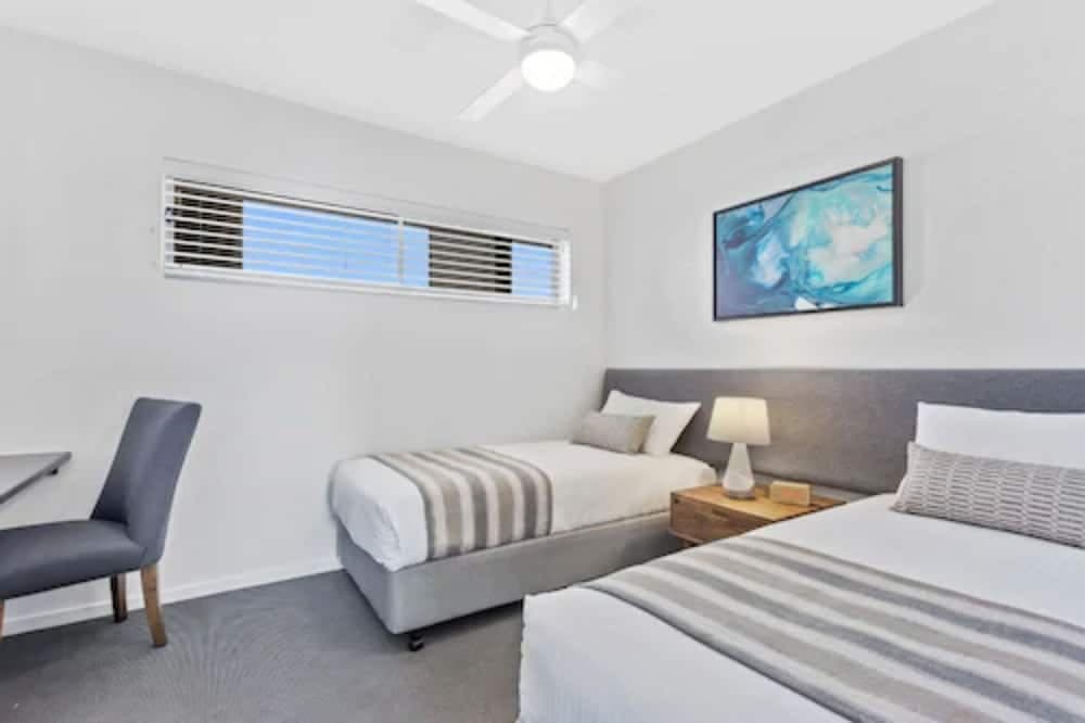 Property Vine - North Shore Kawana and Waterline