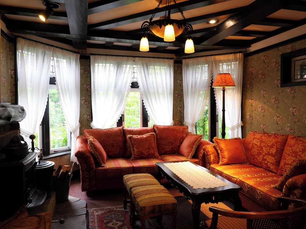 Petit Hotel & Restaurant Old Age