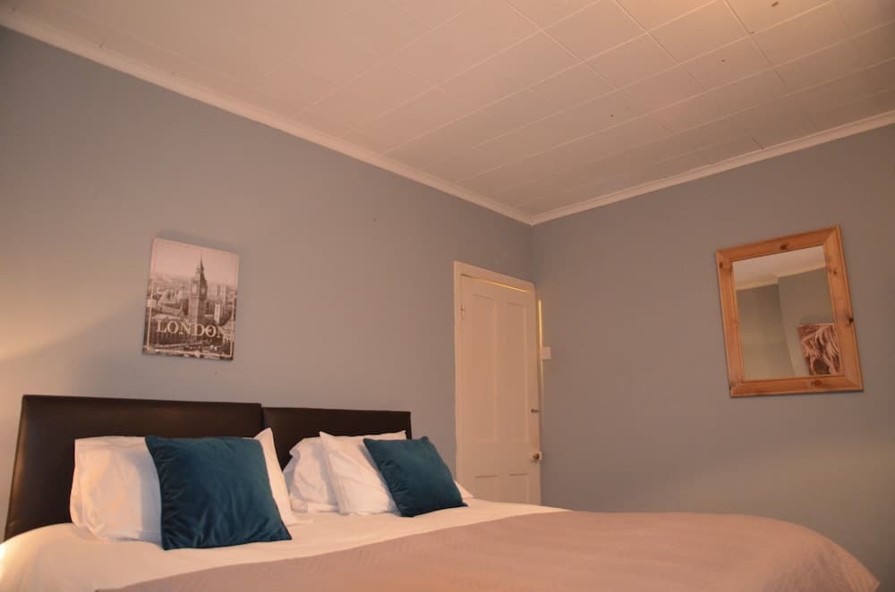 People Boxes Apartments - 38 Ridgway