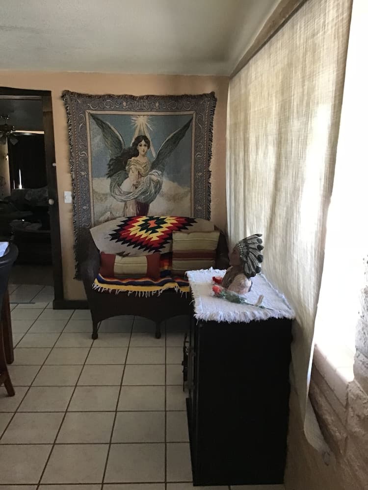 Family Friendly (Pets Welcome)