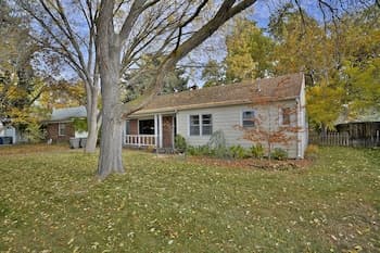 Cottage by the Historic Depot