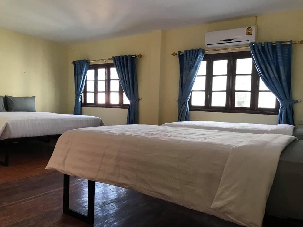 Nana Backpacker Hostel