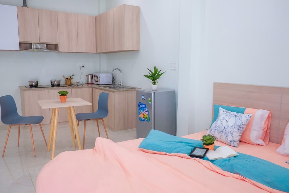 AHA The Allie 528 Apartment