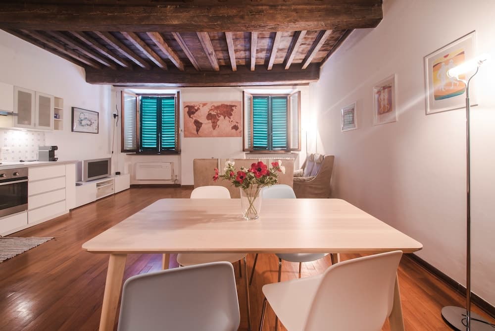 Well-Kept Apartment Short Walk to The Duomo