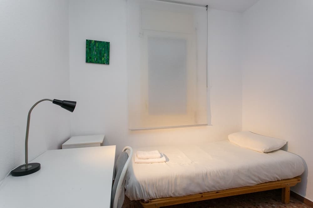 Spacious & Quiet 4 Bedroom Apartment