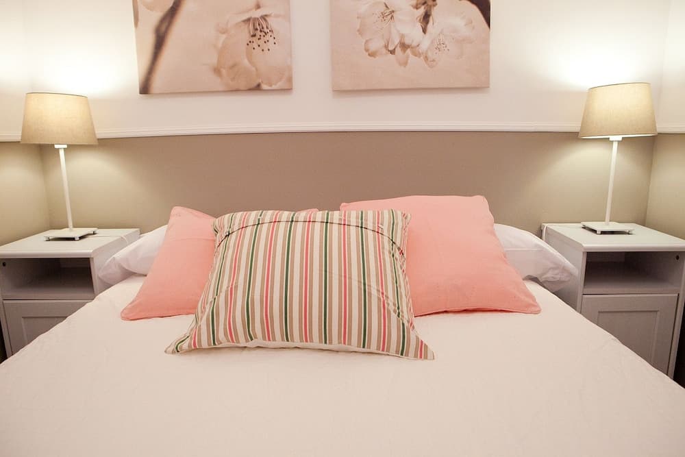 Cute & Spacious Eixample Apartment