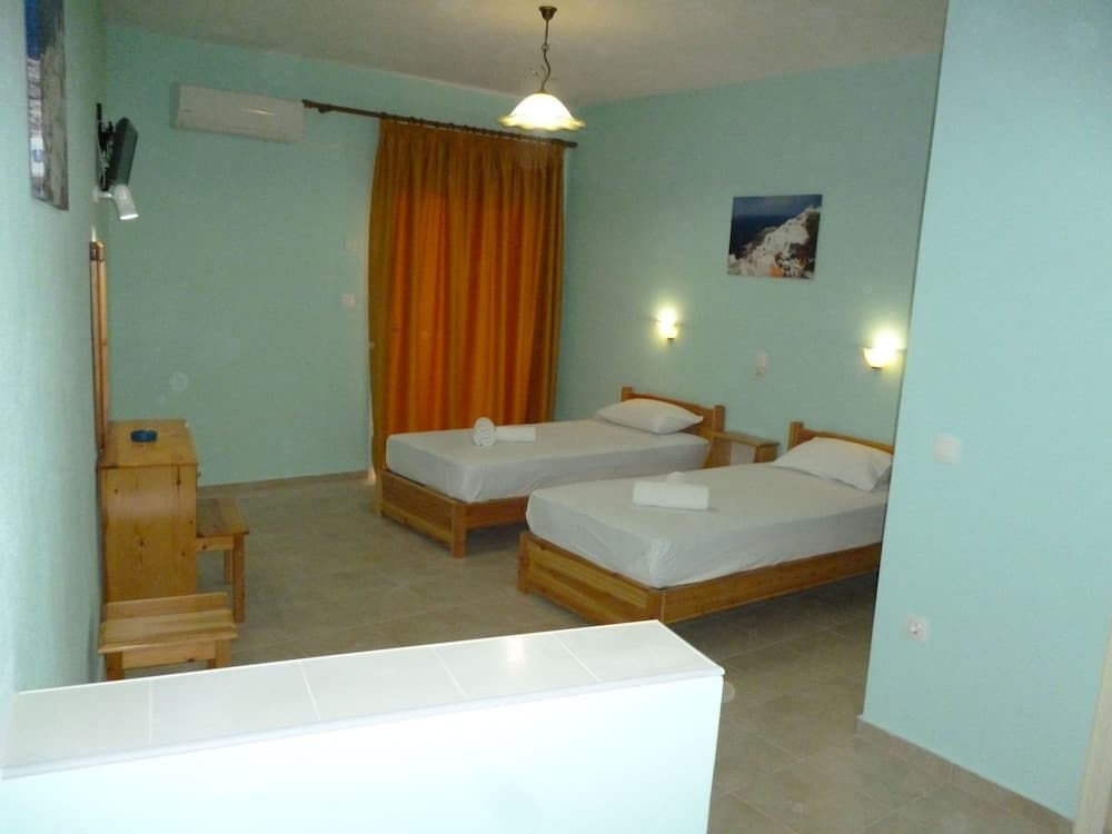 Alexandros Guest House