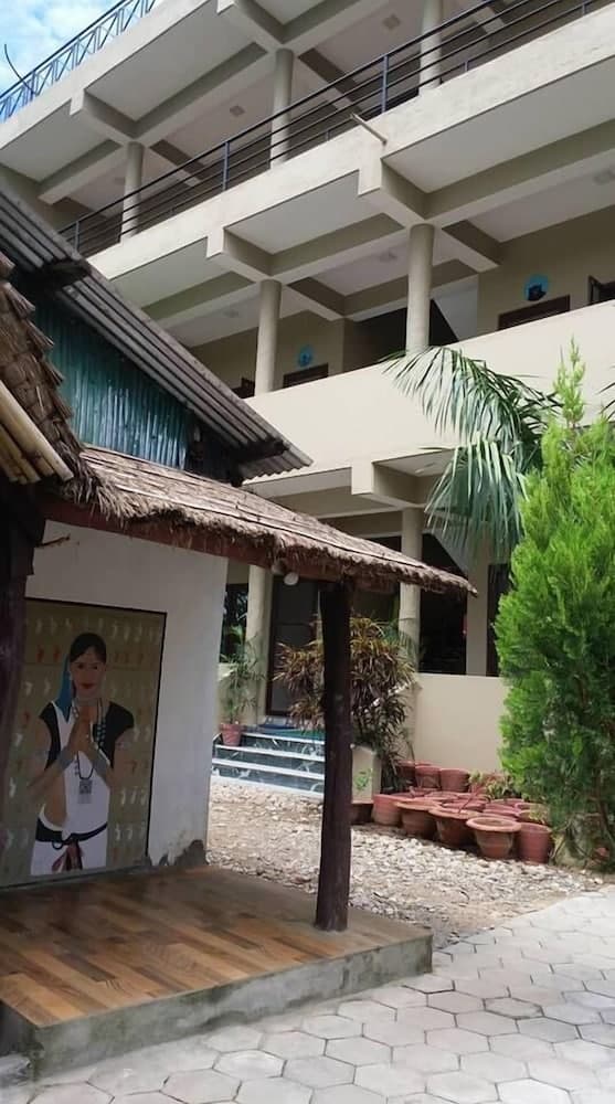 Sauraha Boutique Resort