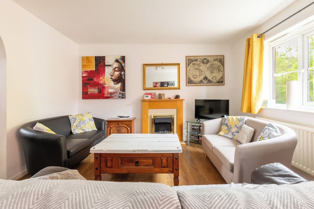 Charming Cosy Coach House in Fishponds, Bristol
