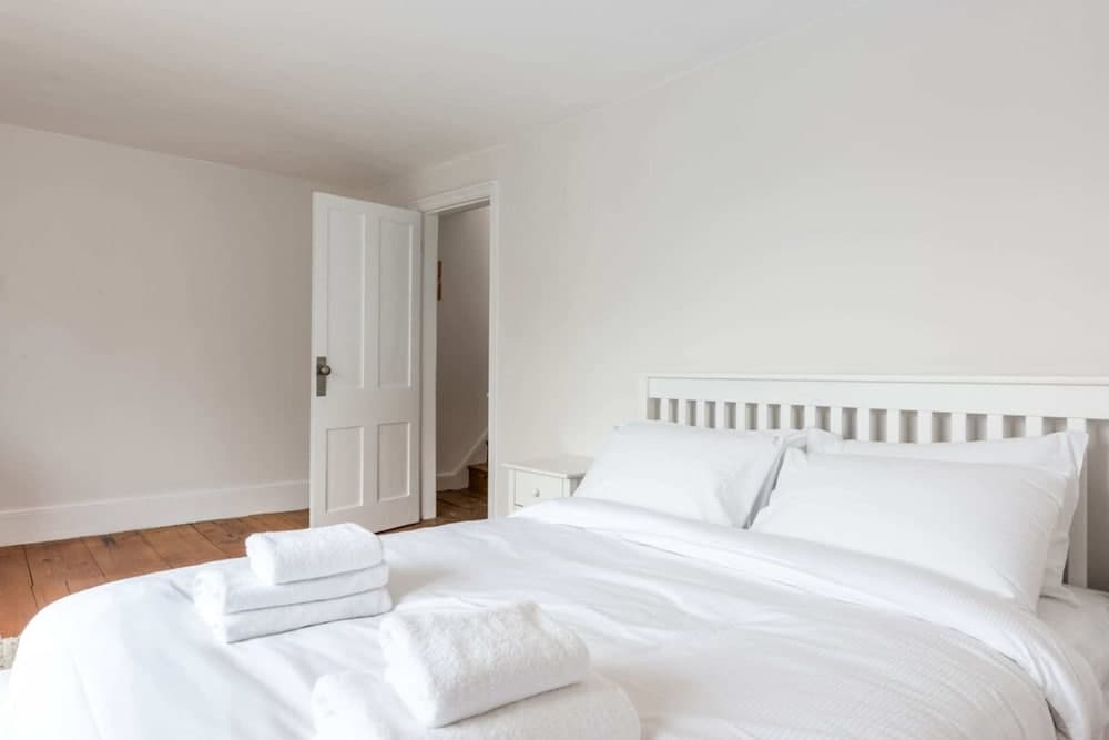 Beautiful 5-story Townhouse With Sea View