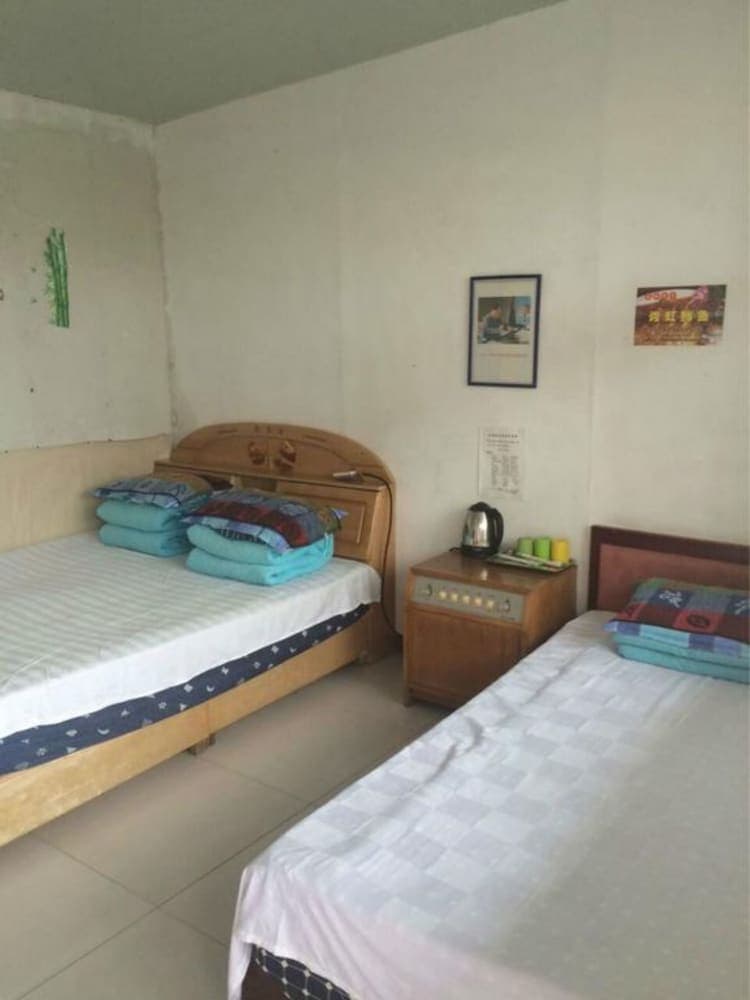 Qinglongxia Pinfu Scenic Farm Stay