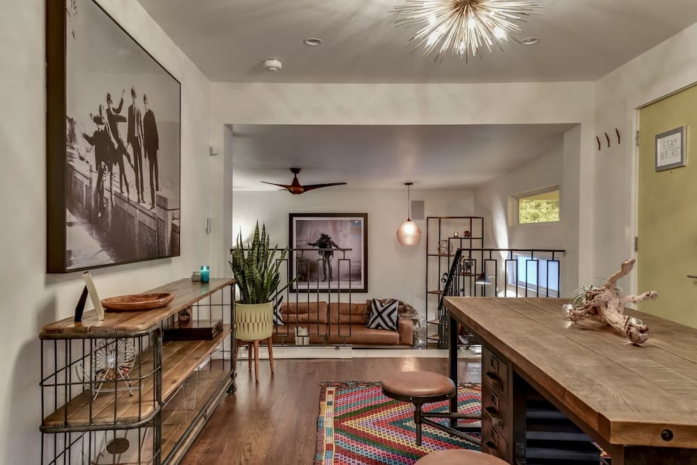 The Eastside Lodge Austin