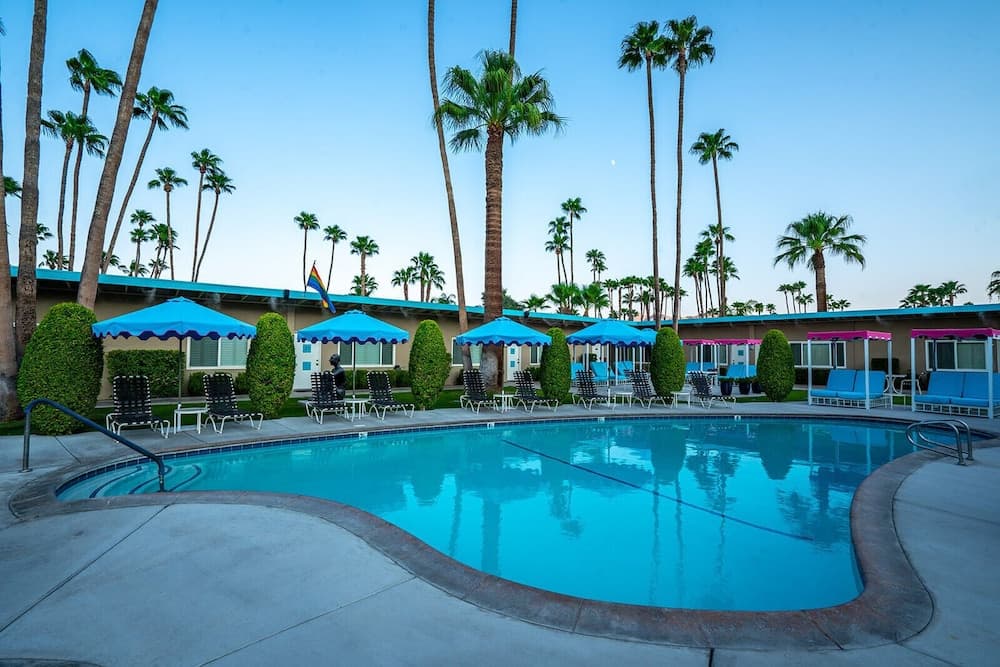 Inndulge -- A Modern Gay Men's Resort