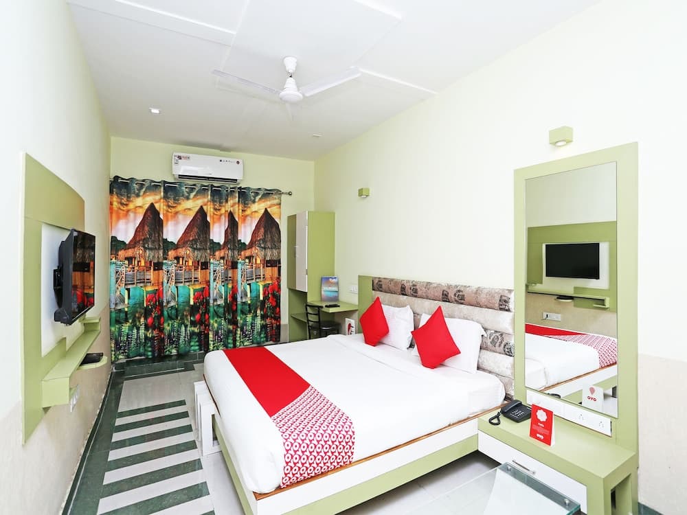 OYO 16472 Hotel Shree Balram International