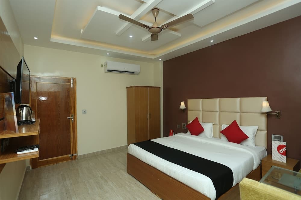 Capital O 18317 Hotel Samriddhi Retreat