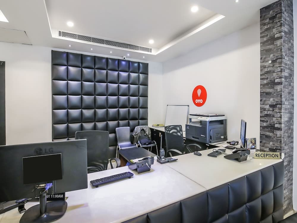 Capital O 18430 The Dawn Hotel