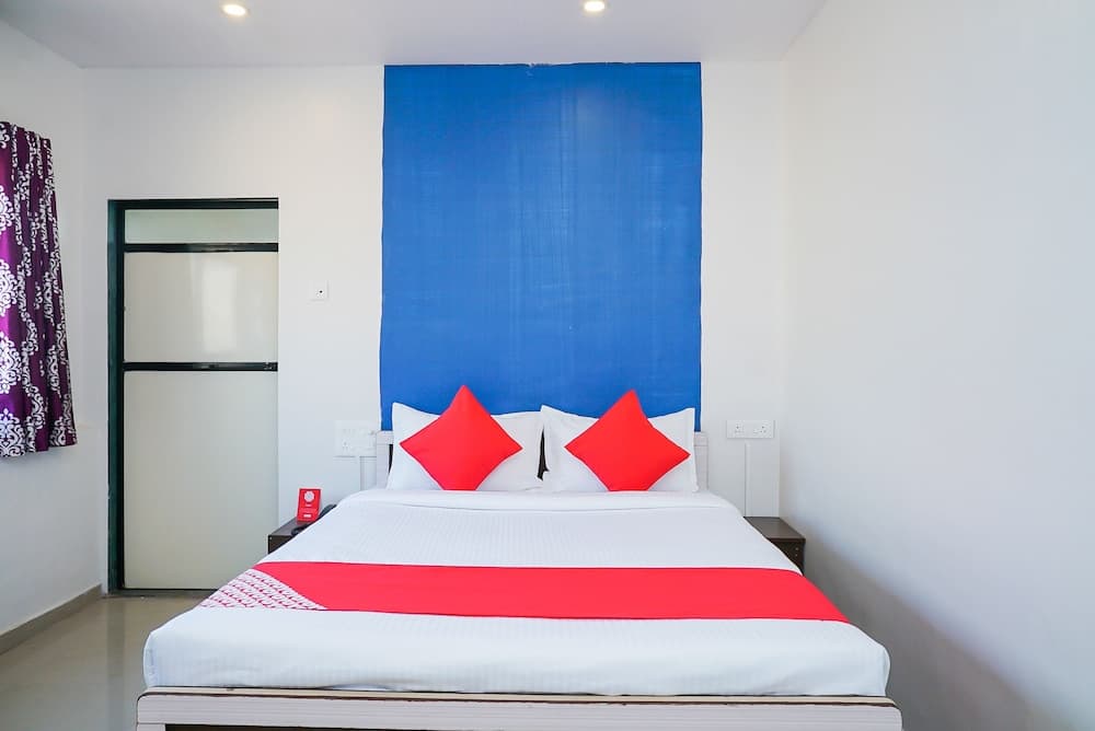 OYO 18653 Hotel Swami Samarth