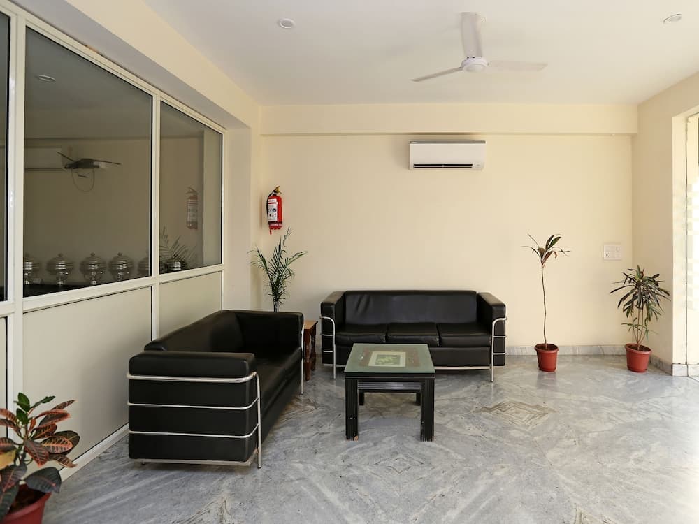 OYO 22094 Hi Star Rooms